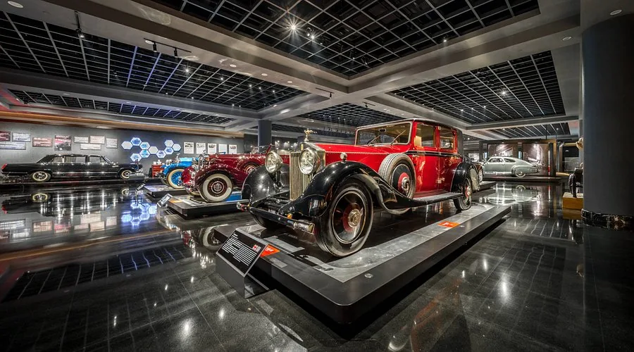 Rétromobile 2026 : le salon international des voitures de collection à Paris